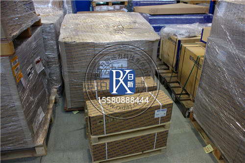 解锁山猫伸缩臂叉装车珀金斯柴油机的维修密码